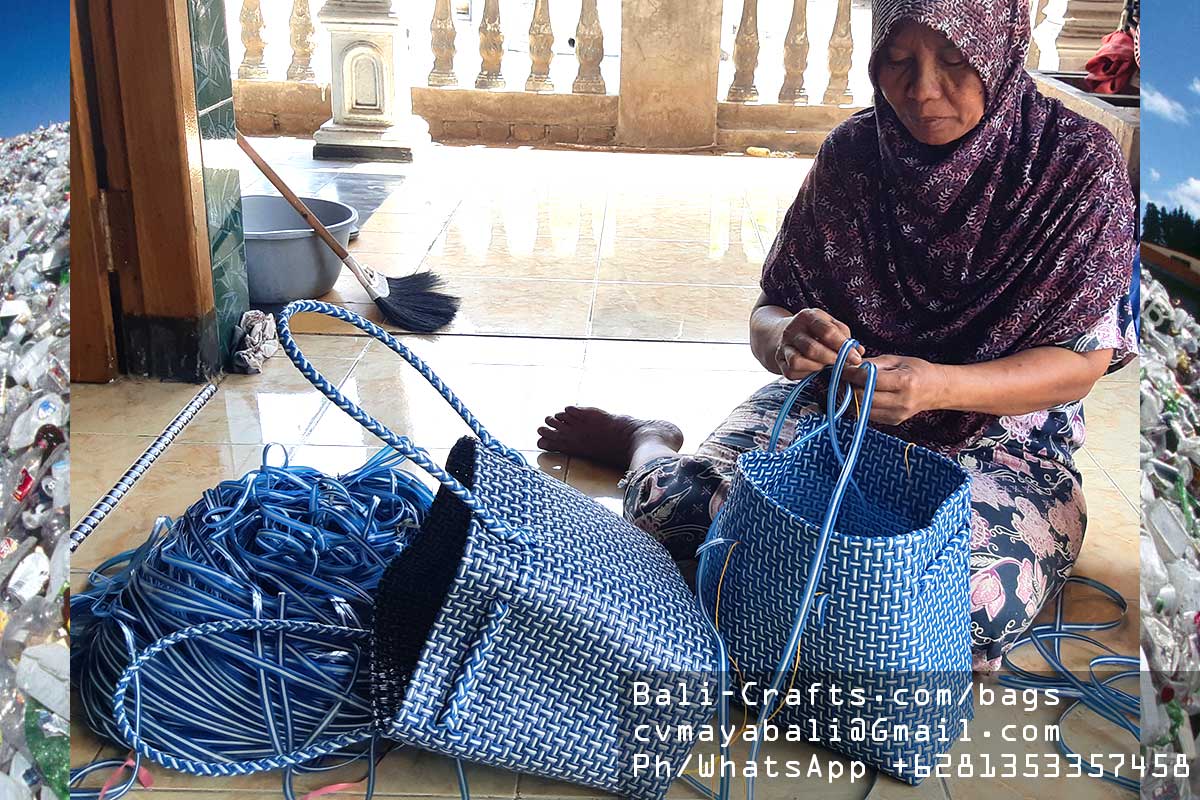 Vietnamese woman makes fashion bags from recycled plastic, waste cloth |  Tuoi Tre News